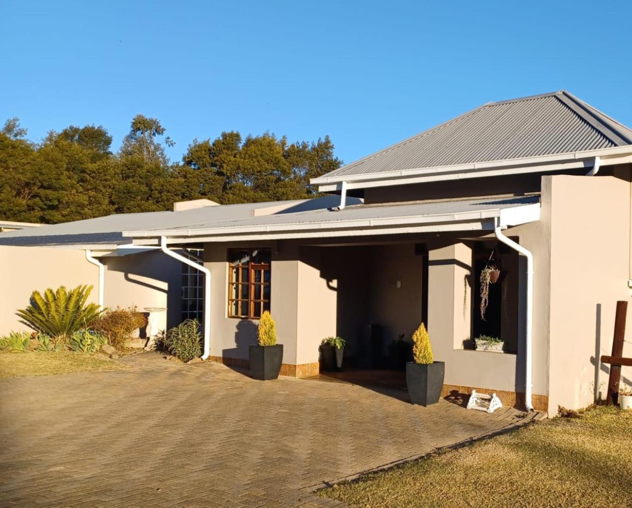 Drakensberg Mountain Retreat Guest House Bergville Exterior photo